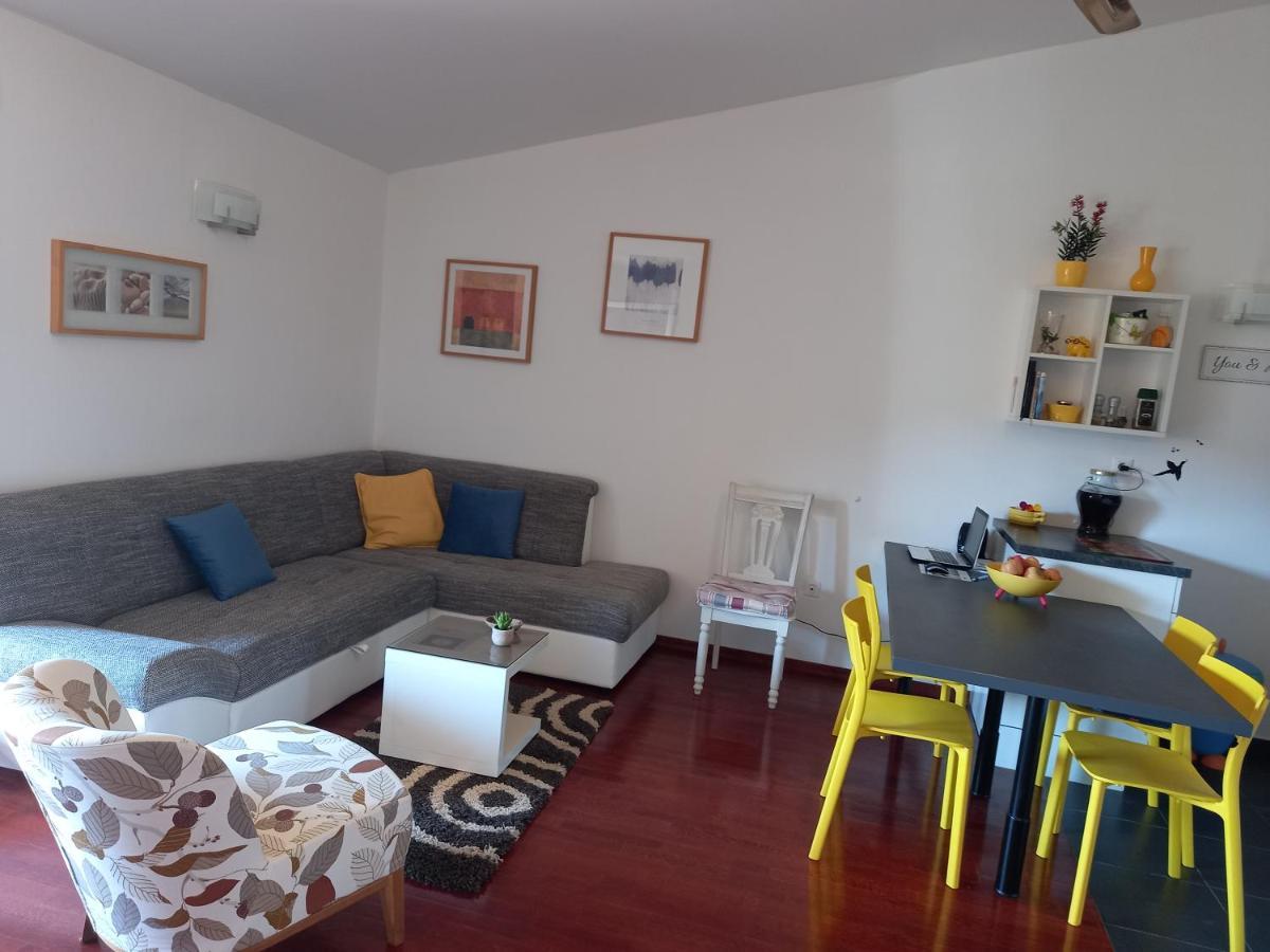 Apartman Silva Биоград на Мору Екстериор снимка